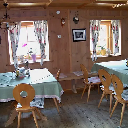 Vendégház Gaestehaus Bichl Umhausen