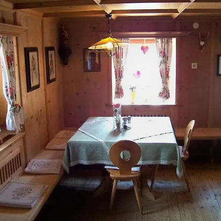 Gaestehaus Bichl 3* Umhausen