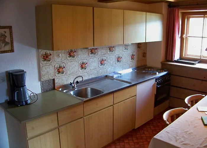 ゲストハウス Gaestehaus Bichl ウムハウゼン