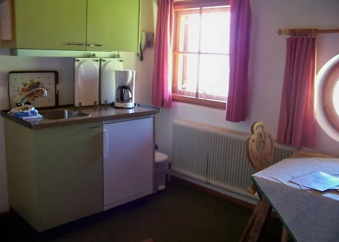 ゲストハウス Gaestehaus Bichl ウムハウゼン