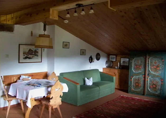 ゲストハウス Gaestehaus Bichl 3*