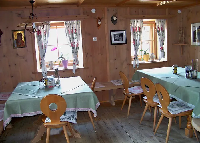 ゲストハウス Gaestehaus Bichl ウムハウゼン