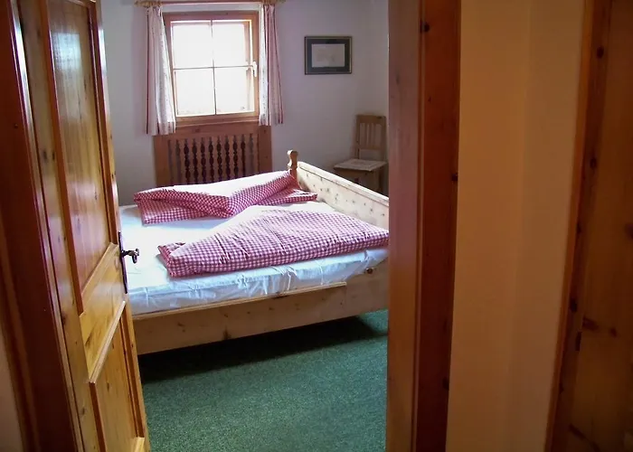 ゲストハウス Gaestehaus Bichl 3*