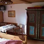 Konukevi Gastehaus Bichl