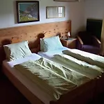 Konukevi Gastehaus Bichl