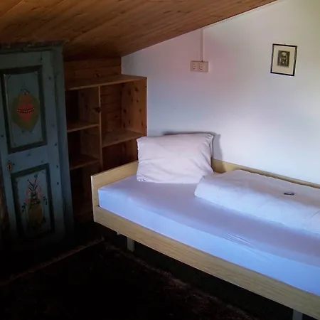 招待所 Gaestehaus Bichl 3*