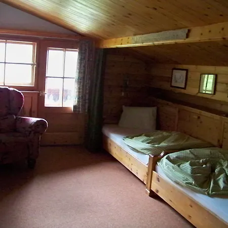 Gaestehaus Bichl 招待所 3*